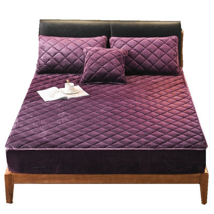 Crystal Fleece Padded Bed Cover: Luxurious Comfort