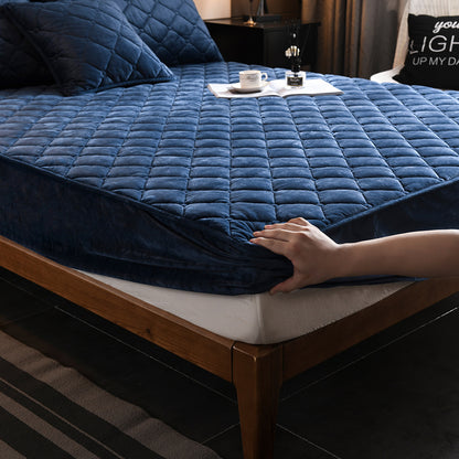 Crystal Fleece Padded Bed Cover: Luxurious Comfort