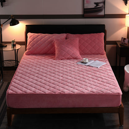 Crystal Fleece Padded Bed Cover: Luxurious Comfort