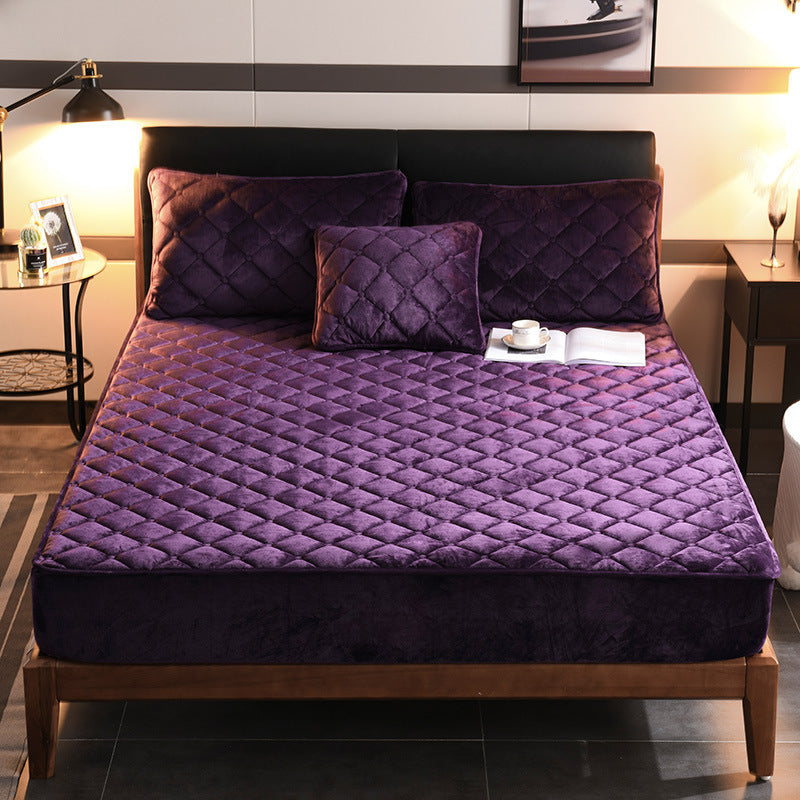 Crystal Fleece Padded Bed Cover: Luxurious Comfort