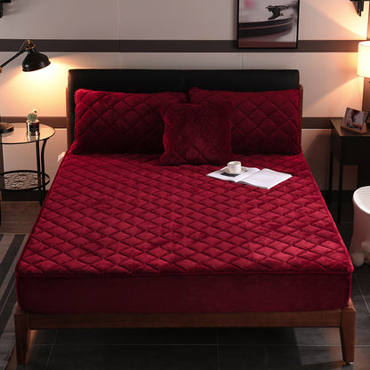 Crystal Fleece Padded Bed Cover: Luxurious Comfort